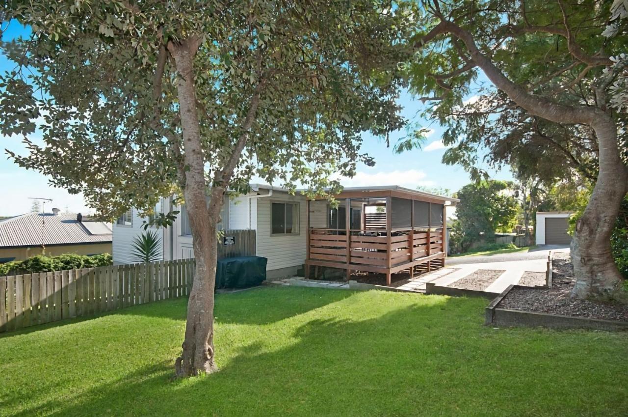 Convent Cottage - Pet Friendly Home In The Centre Of Town Yamba Exterior photo