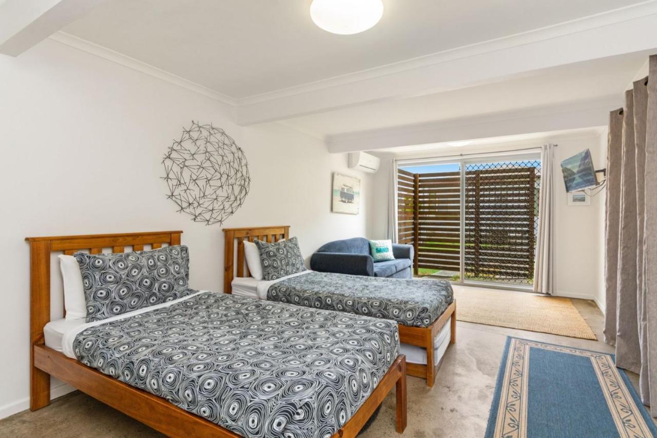 Convent Cottage - Pet Friendly Home In The Centre Of Town Yamba Exterior photo
