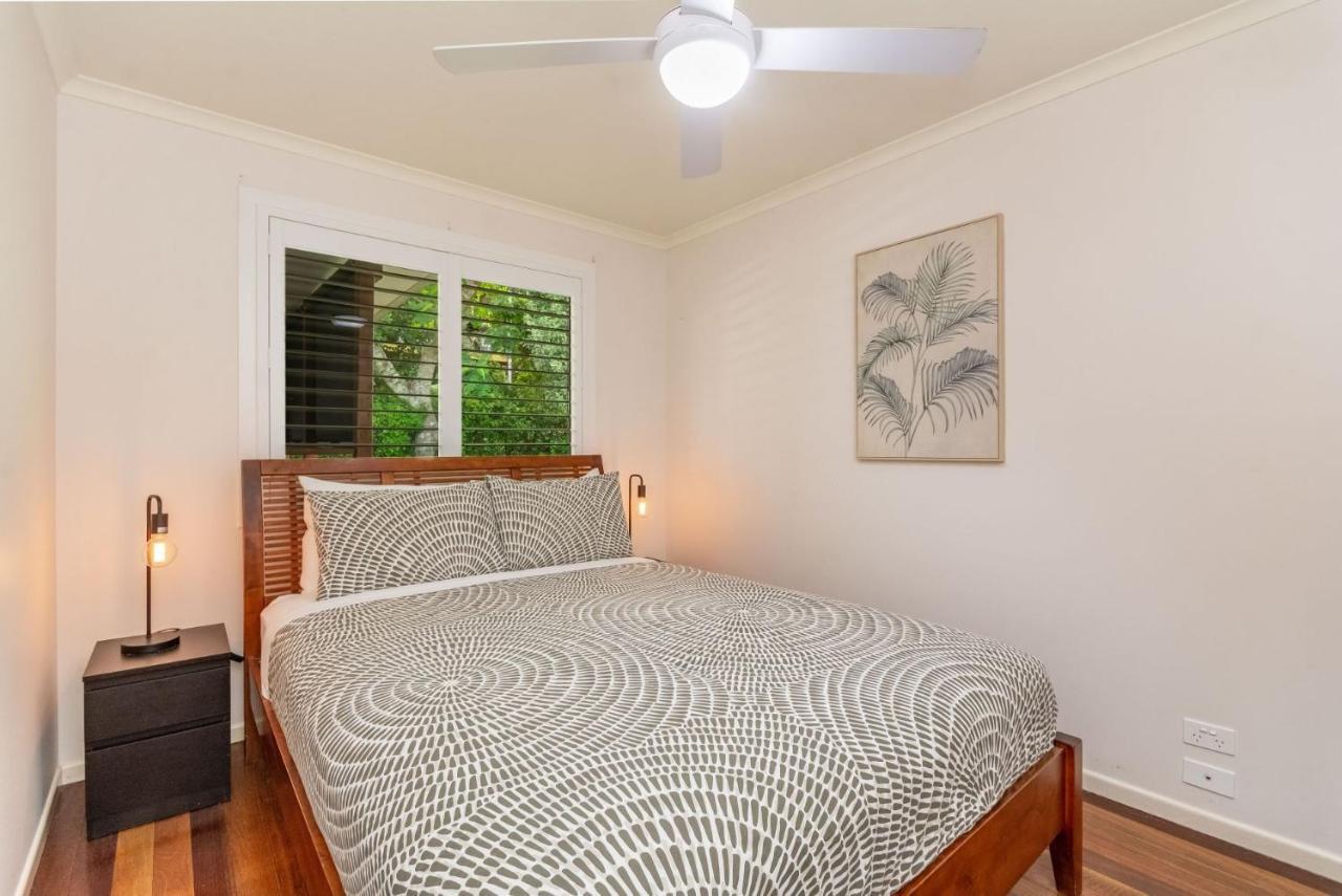 Convent Cottage - Pet Friendly Home In The Centre Of Town Yamba Exterior photo